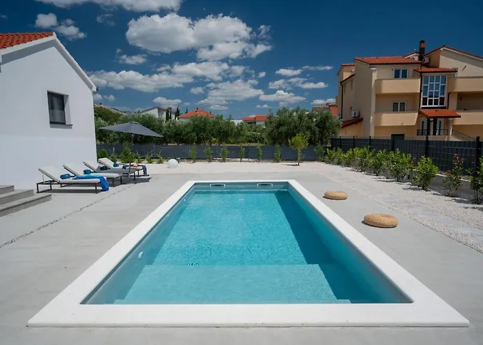 Villa Activitas - Professional Fitness & Pool