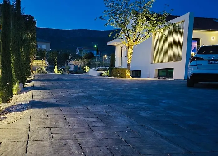 Activitas - Professional Fitness & Pool Kaštela