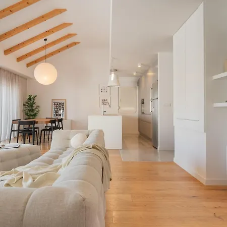 Activitas - Professional Fitness & Pool Villa