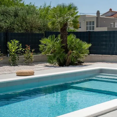 Activitas - Professional Fitness & Pool Villa *