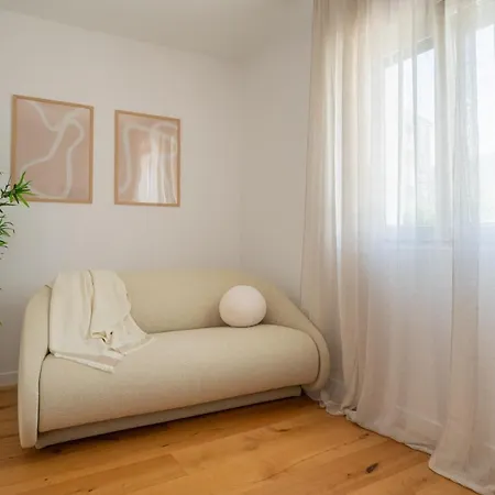 Activitas - Professional Fitness & Pool Villa Kaštela