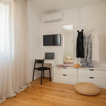 Activitas - Professional Fitness & Pool Villa Kaštela