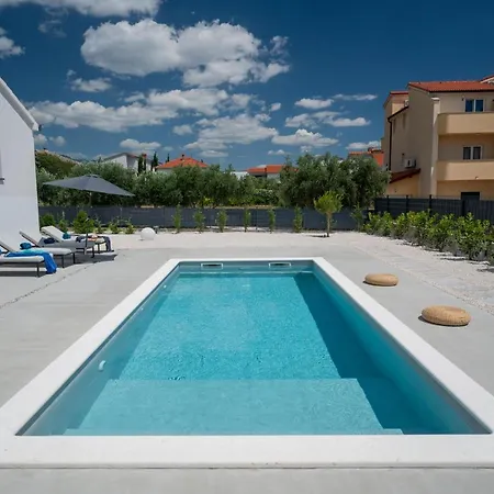 Villa Activitas - Professional Fitness & Pool